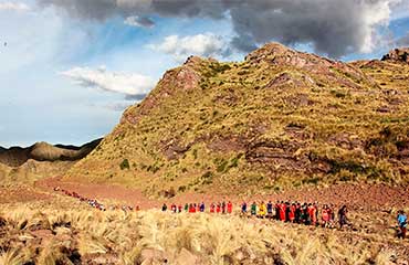 Full Day Trekking Tras las Huellas de los Primeros Pobladores del Cusco